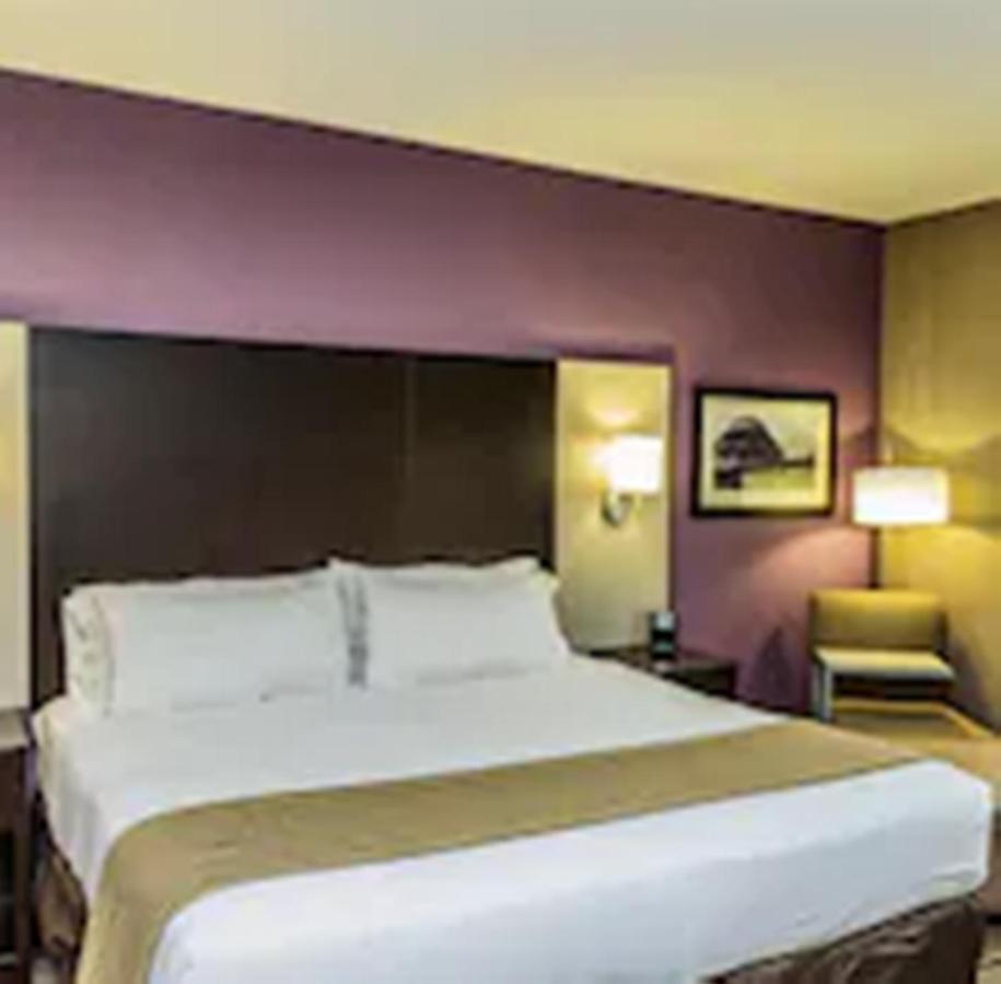 Holiday Inn Express & Suites Cheektowaga North East By Ihg Exterior photo