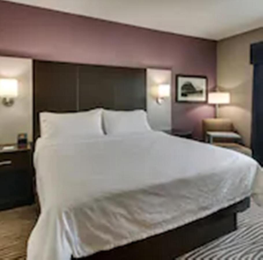 Holiday Inn Express & Suites Cheektowaga North East By Ihg Exterior photo
