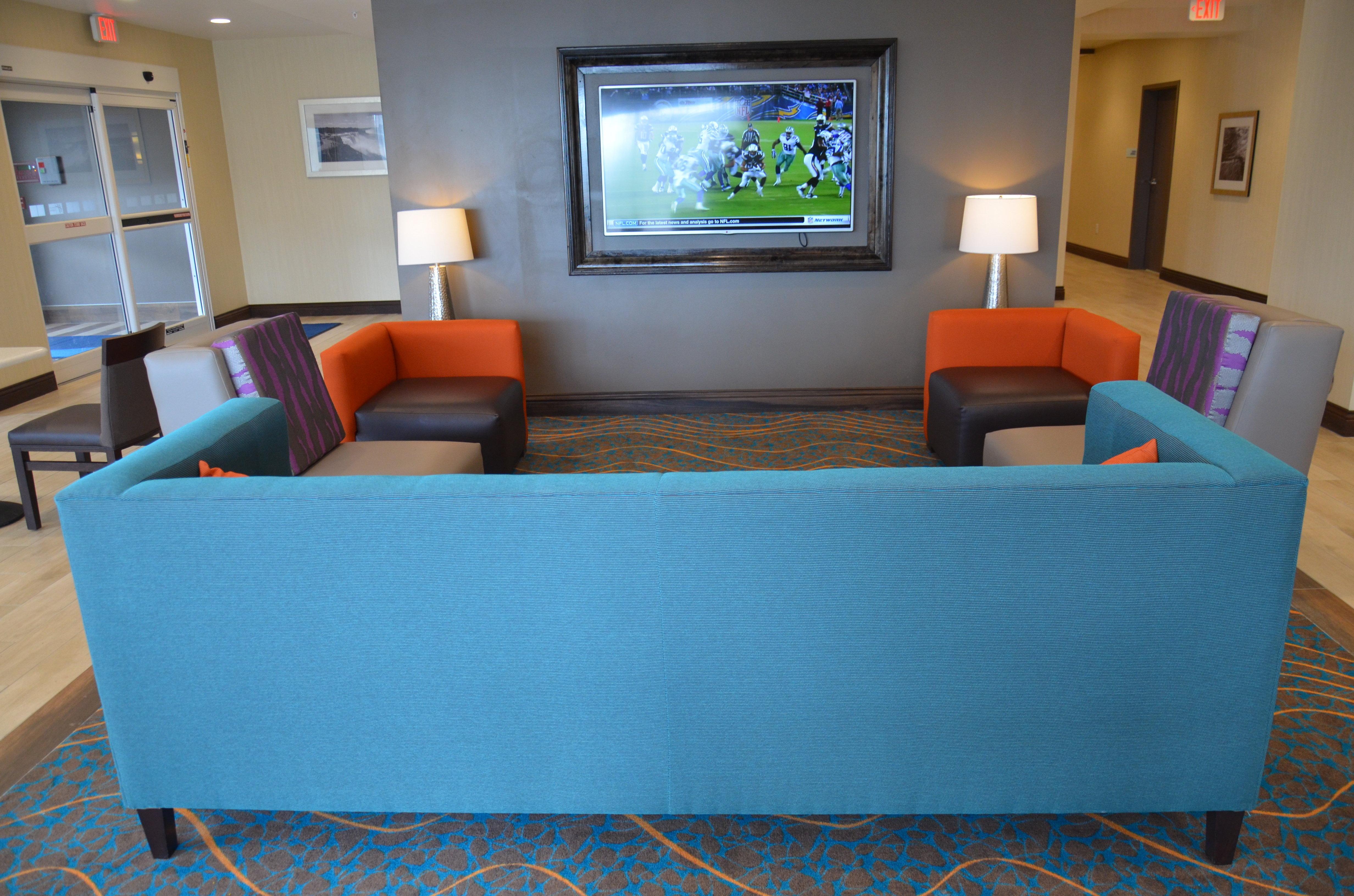 Holiday Inn Express & Suites Cheektowaga North East By Ihg Exterior photo