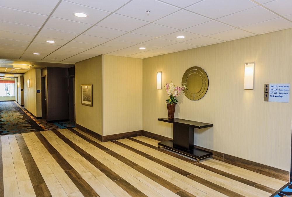 Holiday Inn Express & Suites Cheektowaga North East By Ihg Exterior photo