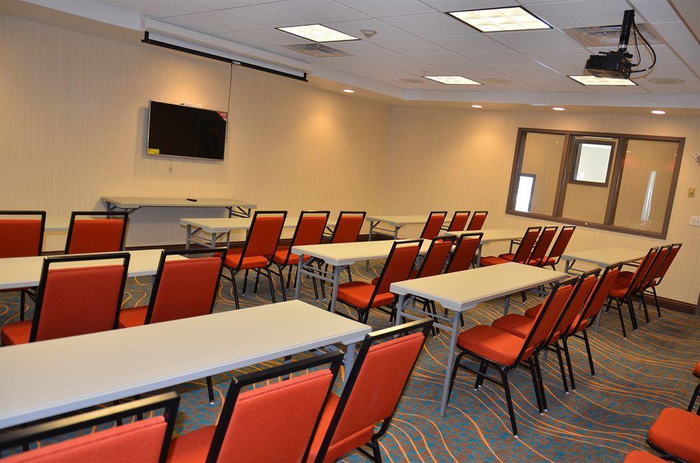 Holiday Inn Express & Suites Cheektowaga North East By Ihg Exterior photo